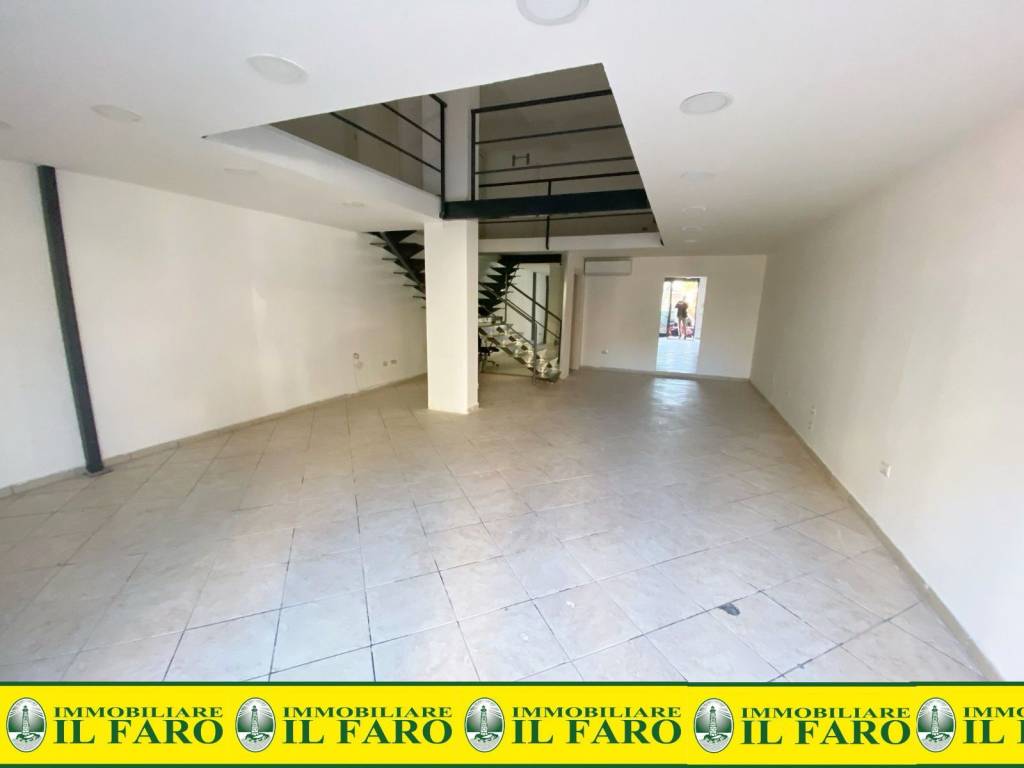 negozio in affitto a Giugliano in Campania