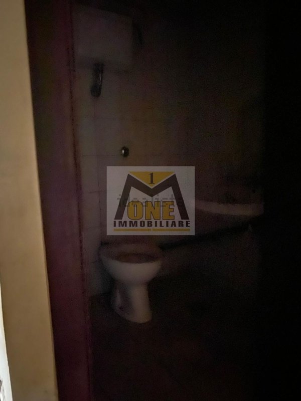 locale commerciale in affitto a Giugliano in Campania