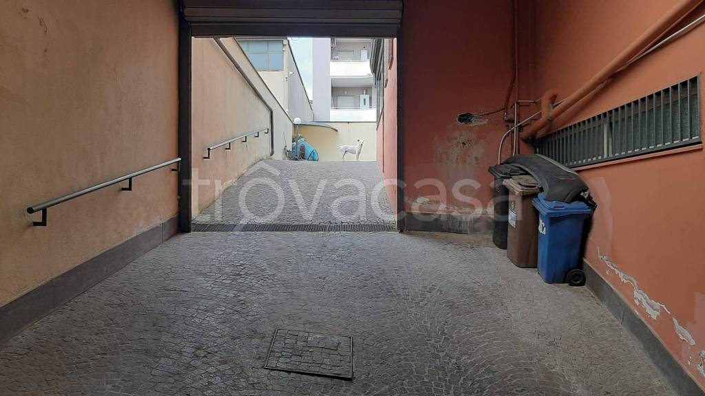 negozio in affitto a Giugliano in Campania in zona Casacelle