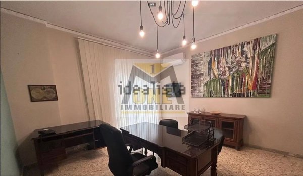 ufficio in affitto a Giugliano in Campania