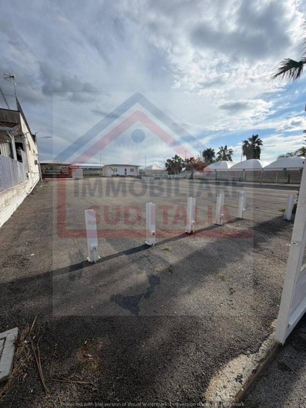 locale di sgombero in affitto a Giugliano in Campania in zona Varcaturo