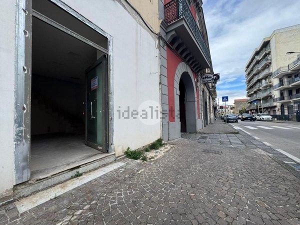 locale commerciale in affitto a Giugliano in Campania