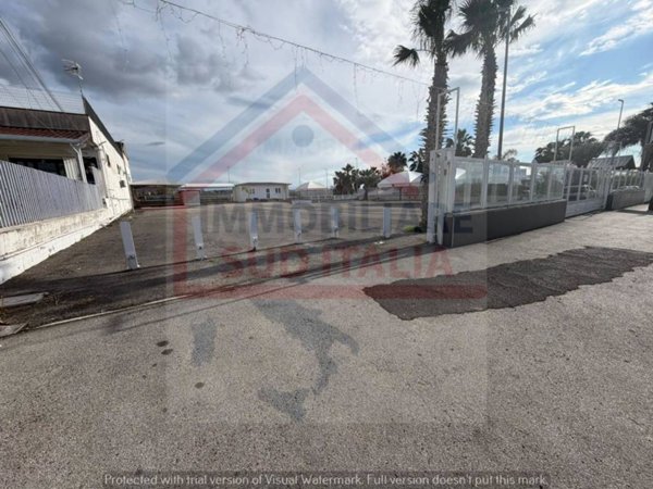 locale commerciale in affitto a Giugliano in Campania in zona Varcaturo