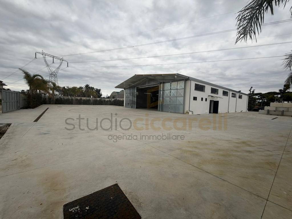 locale commerciale in affitto a Giugliano in Campania in zona Ponte Riccio