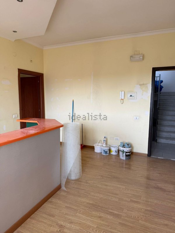 ufficio in affitto a Giugliano in Campania in zona Varcaturo