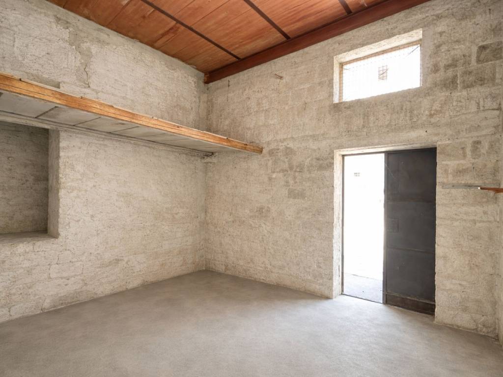 locale commerciale in affitto a Giugliano in Campania