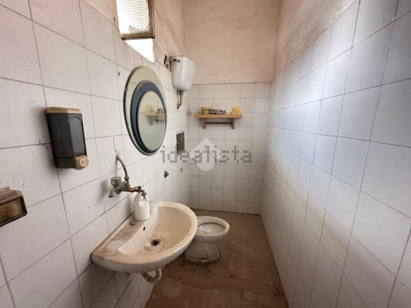 locale commerciale in affitto a Giugliano in Campania