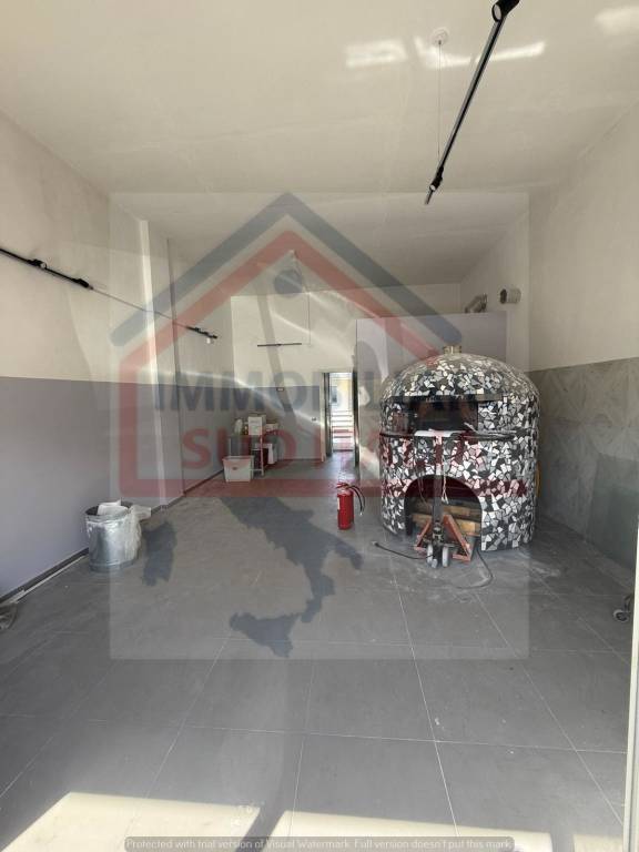 negozio in affitto a Giugliano in Campania in zona Lago Patria