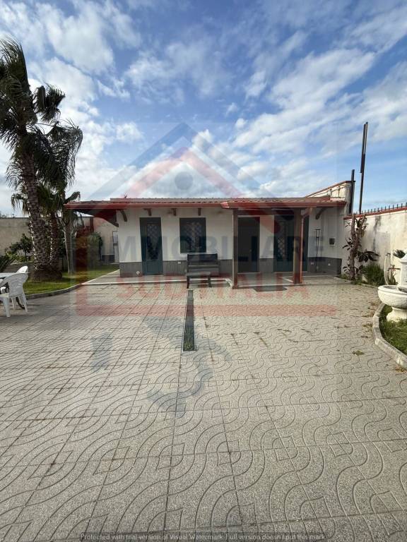 casa indipendente in affitto a Giugliano in Campania in zona Varcaturo
