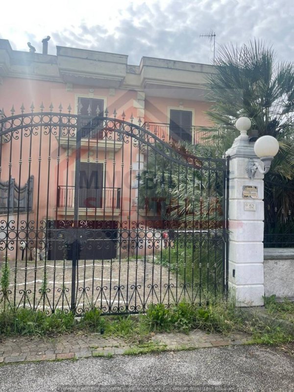 casa indipendente in affitto a Giugliano in Campania in zona Varcaturo