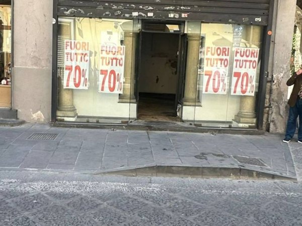 negozio in affitto a Giugliano in Campania
