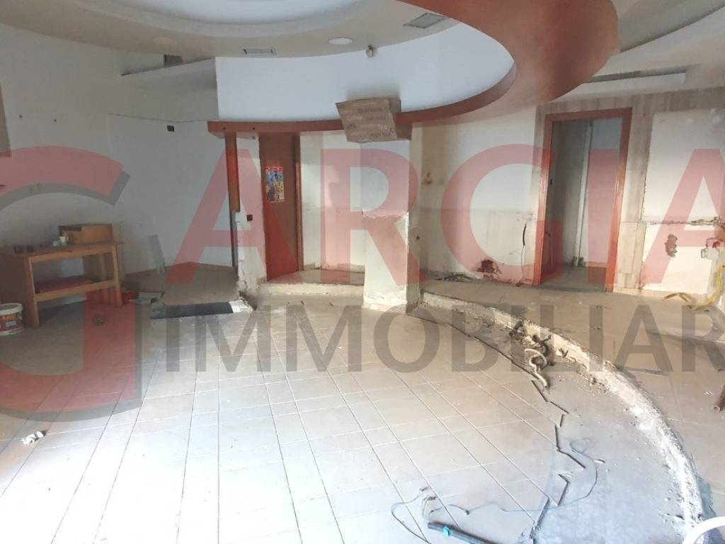 negozio in affitto a Giugliano in Campania