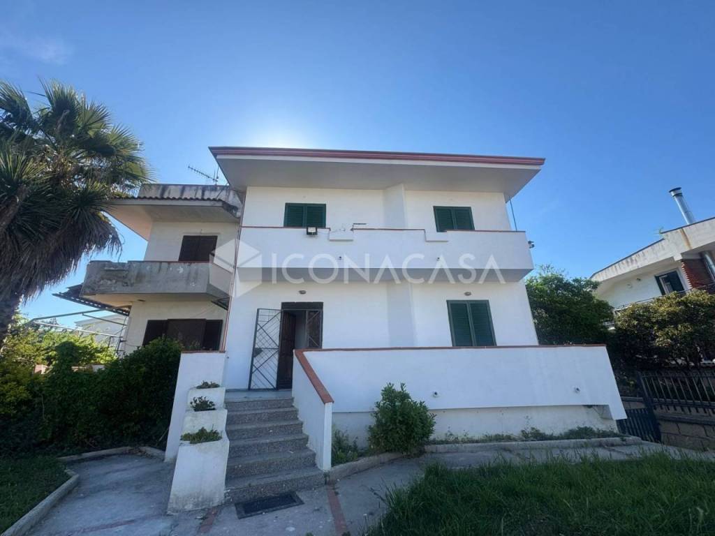 casa indipendente in affitto a Giugliano in Campania in zona Varcaturo