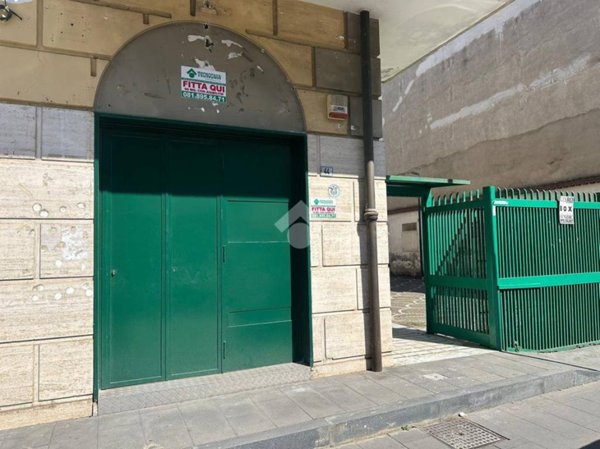 negozio in affitto a Giugliano in Campania