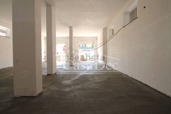 locale commerciale in affitto a Giugliano in Campania