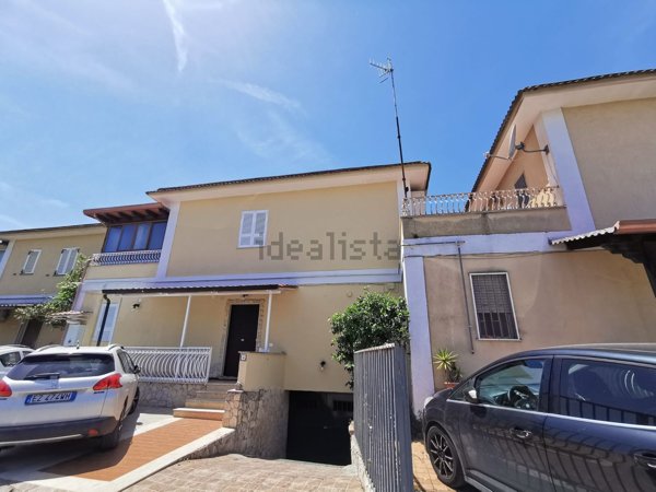 casa indipendente in affitto a Giugliano in Campania in zona Varcaturo