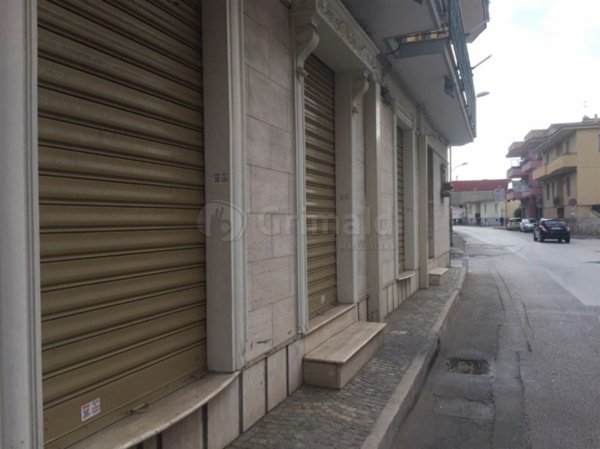 locale commerciale in affitto a Giugliano in Campania