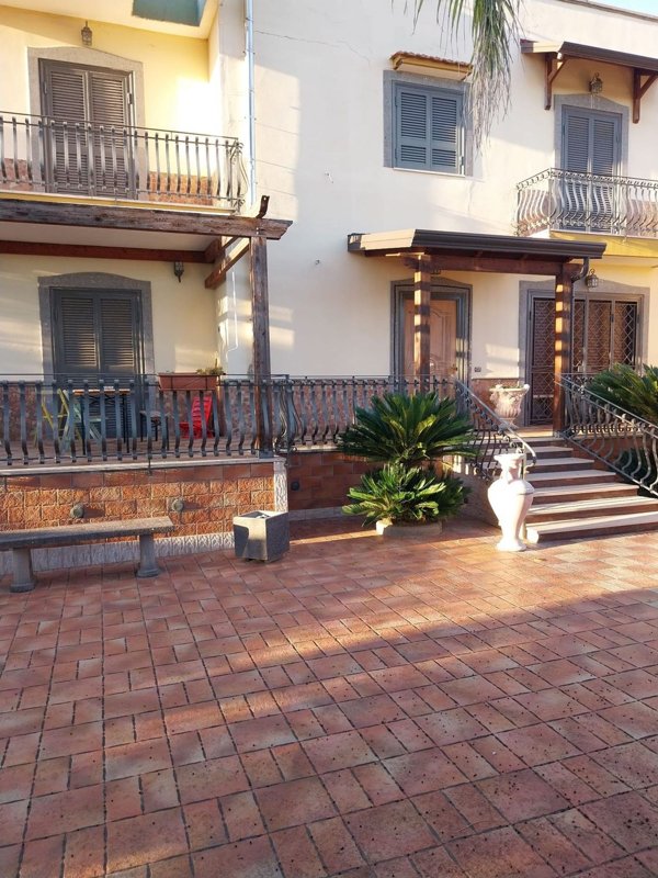 casa indipendente in affitto a Giugliano in Campania in zona Varcaturo