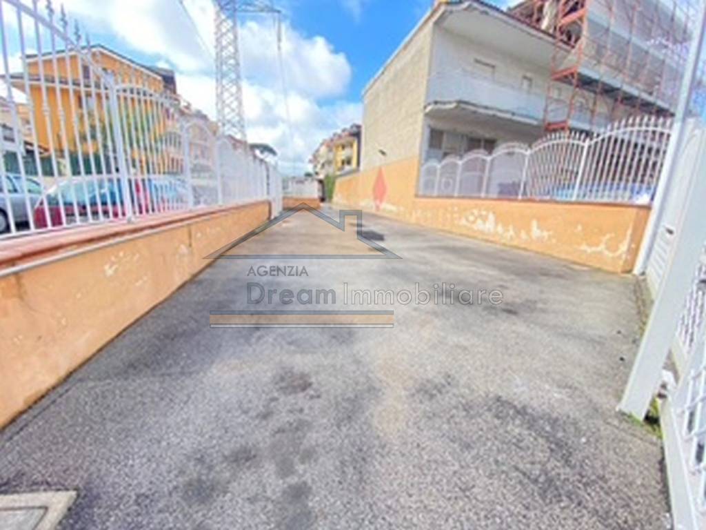 negozio in affitto a Giugliano in Campania