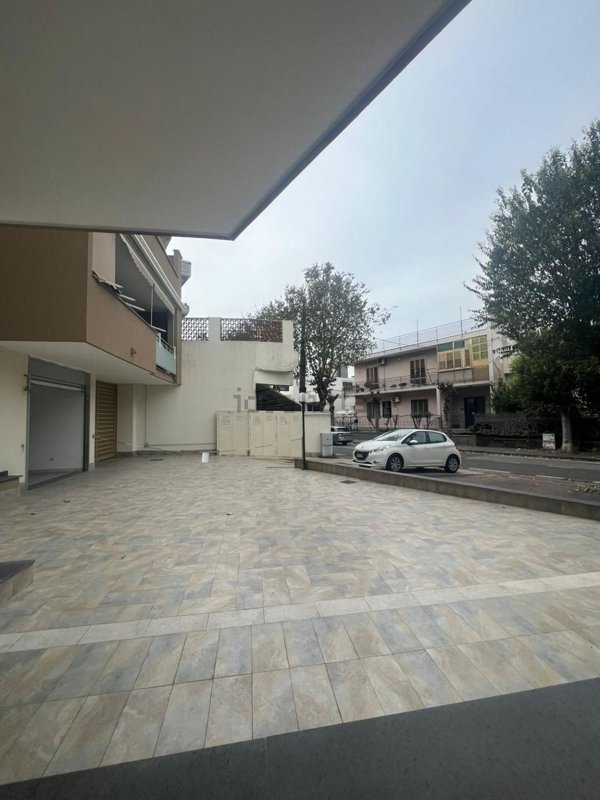 locale commerciale in affitto a Giugliano in Campania