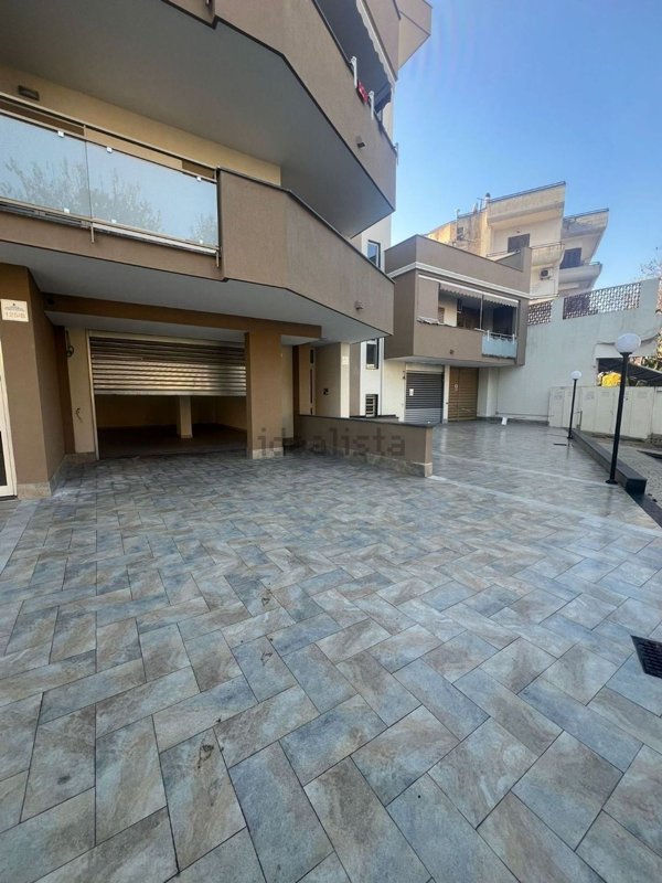 locale commerciale in affitto a Giugliano in Campania