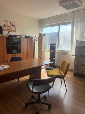 ufficio in affitto a Giugliano in Campania in zona Ponte Riccio