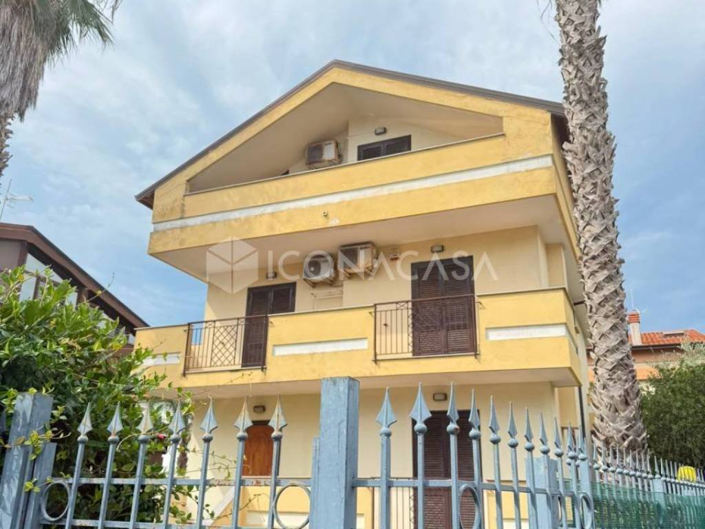 casa indipendente in affitto a Giugliano in Campania in zona Lago Patria