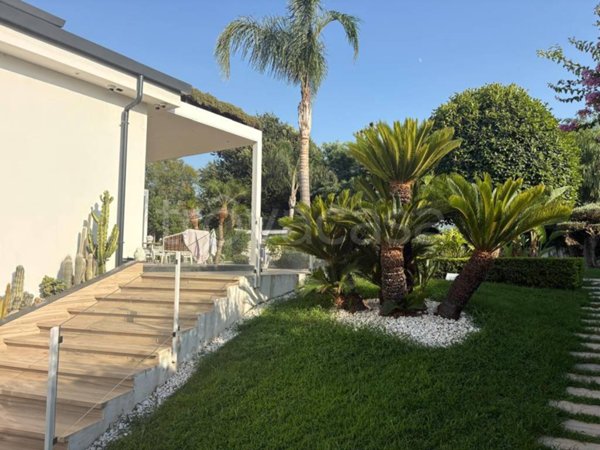 casa indipendente in affitto a Giugliano in Campania in zona Varcaturo