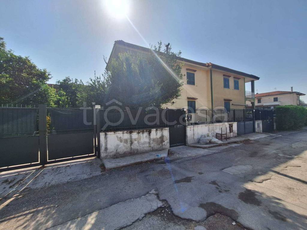 casa indipendente in affitto a Giugliano in Campania in zona Varcaturo
