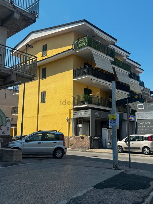 locale commerciale in affitto a Giugliano in Campania