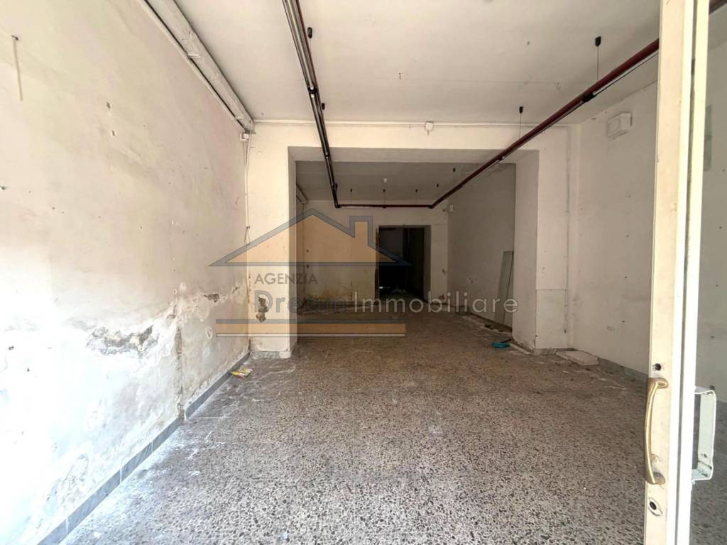 negozio in affitto a Giugliano in Campania