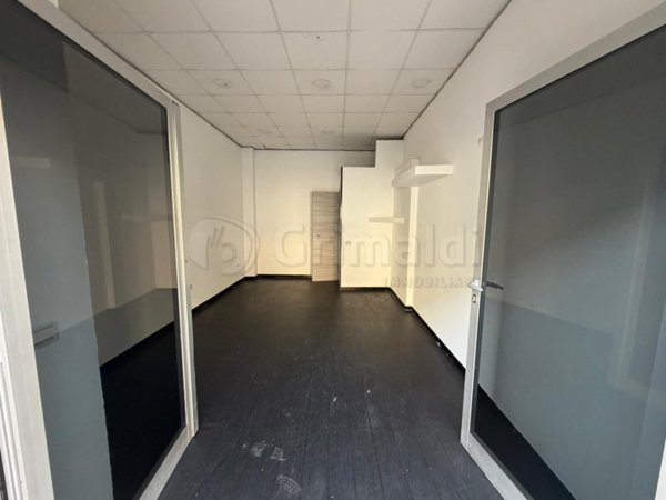 locale commerciale in affitto a Giugliano in Campania
