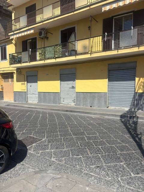 locale commerciale in affitto a Giugliano in Campania
