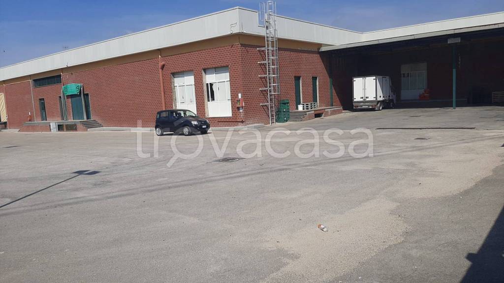 negozio in affitto a Giugliano in Campania in zona Ponte Riccio