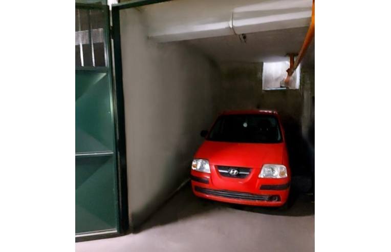 box auto in affitto a Giugliano in Campania