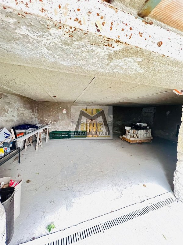 box auto in affitto a Giugliano in Campania