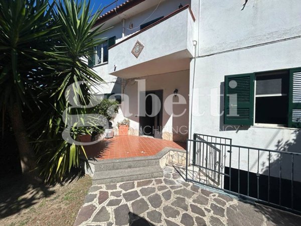 casa indipendente in affitto a Giugliano in Campania in zona Lago Patria