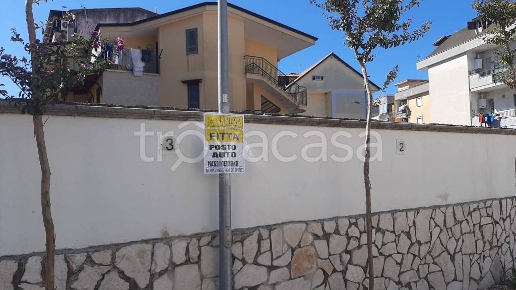 box auto in affitto a Giugliano in Campania