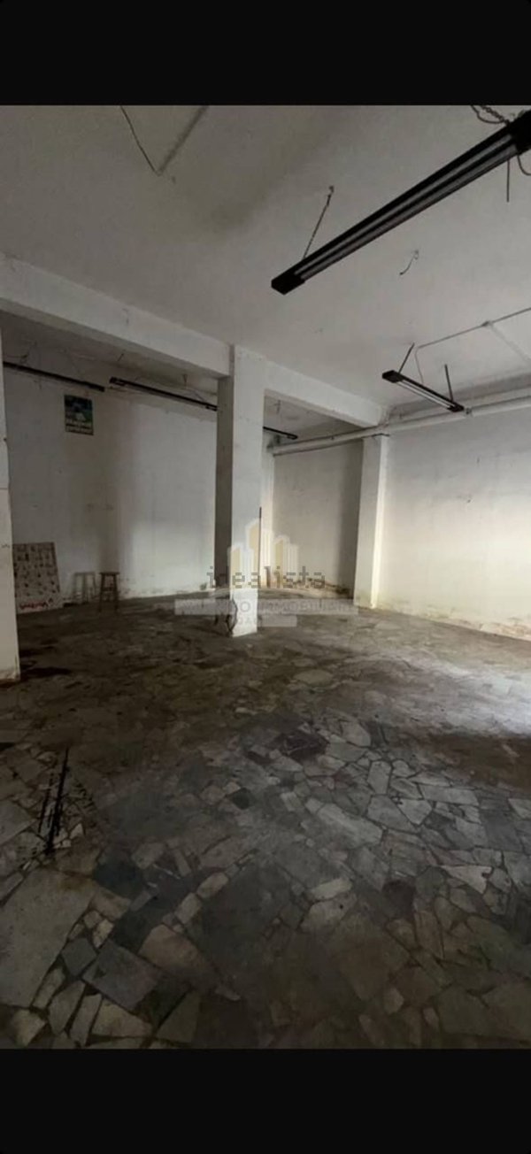 locale commerciale in affitto a Giugliano in Campania