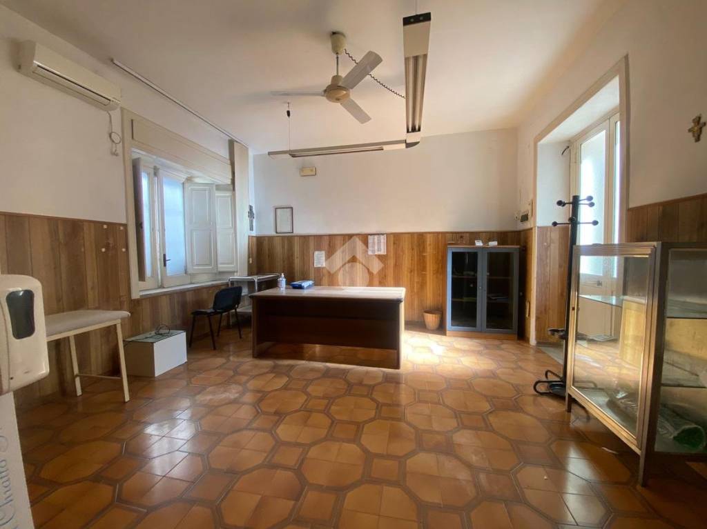 negozio in affitto a Grumo Nevano