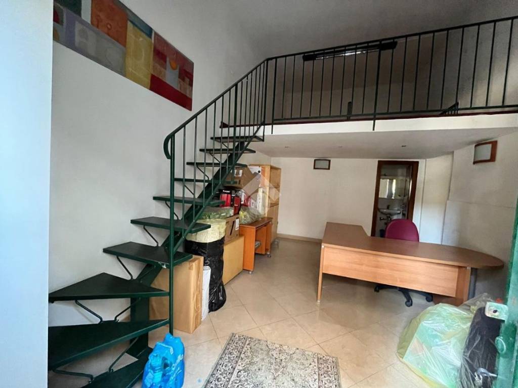 negozio in affitto a Grumo Nevano