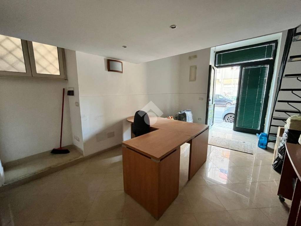 negozio in affitto a Grumo Nevano