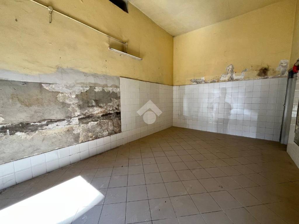 negozio in affitto a Grumo Nevano