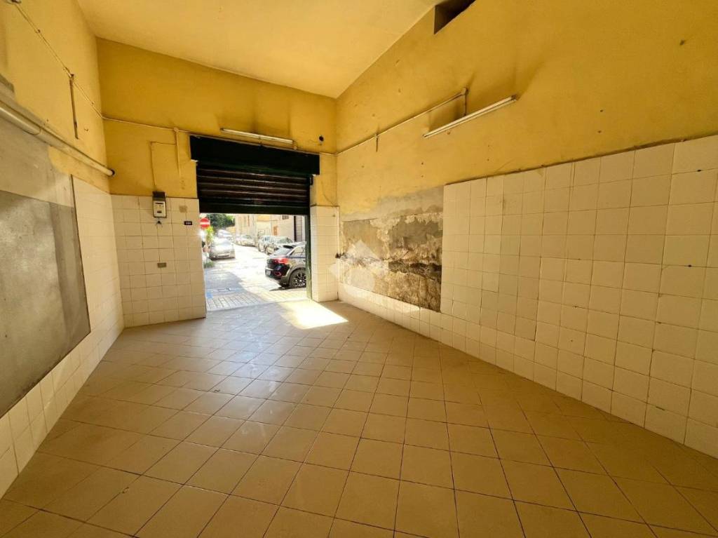 negozio in affitto a Grumo Nevano