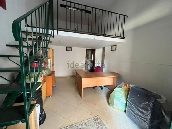 locale commerciale in affitto a Grumo Nevano