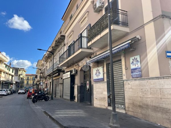 locale commerciale in affitto a Grumo Nevano