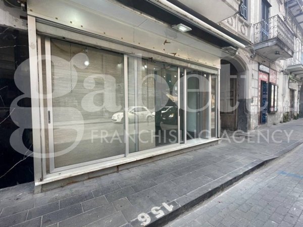 negozio in affitto a Grumo Nevano