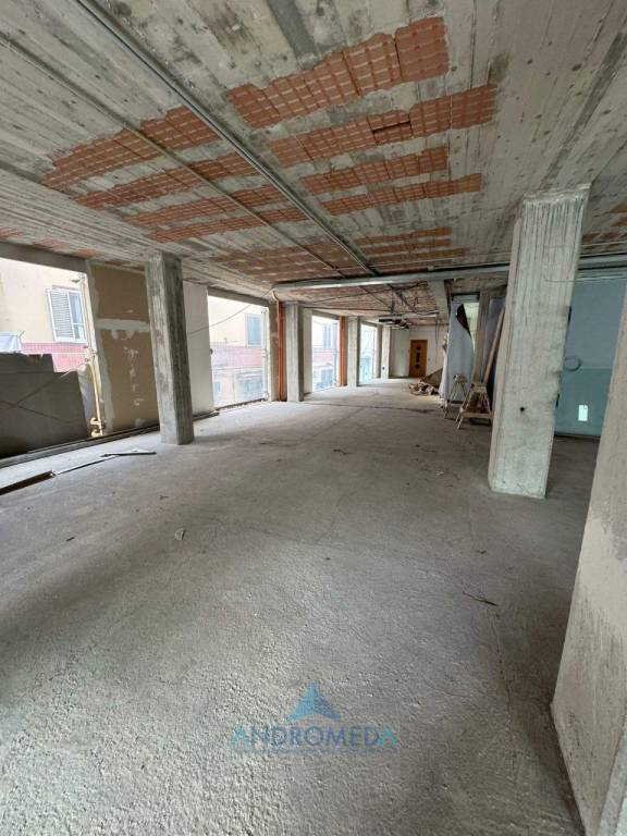 negozio in affitto a Grumo Nevano