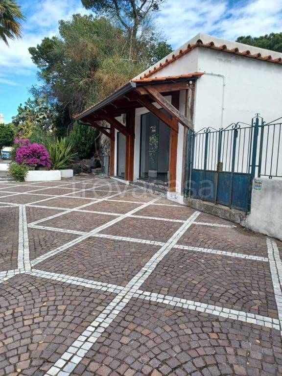 negozio in affitto ad Ischia