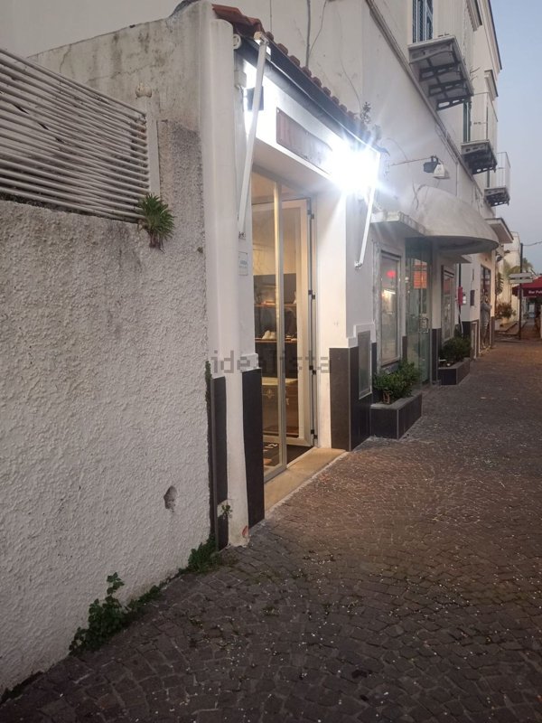 locale commerciale in affitto ad Ischia